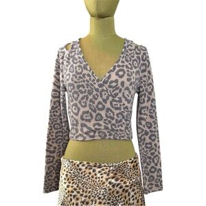 Leopard Print V-Neck Cropped Sweatshirt